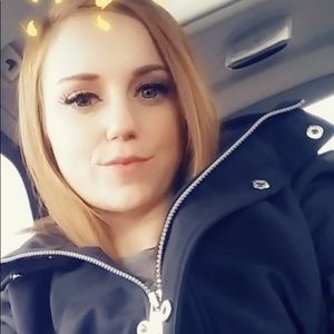 Meet your Posher, Christin